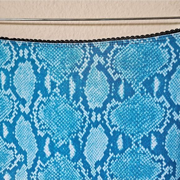 Vintage Y2K Xhilaration Bright Blue And Black Snake Print Lace Skirt Medium - Picture 3 of 6